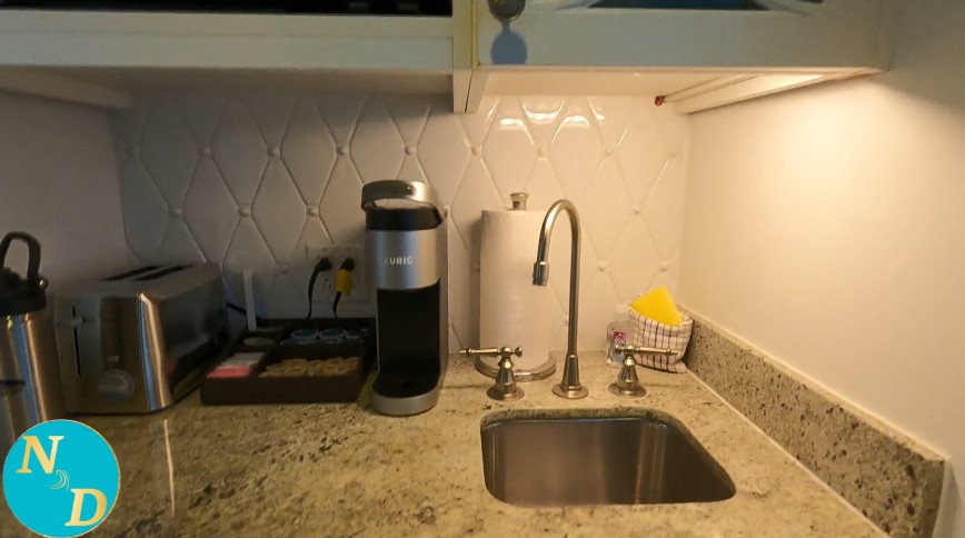 Kitchenette at Deluse Studio