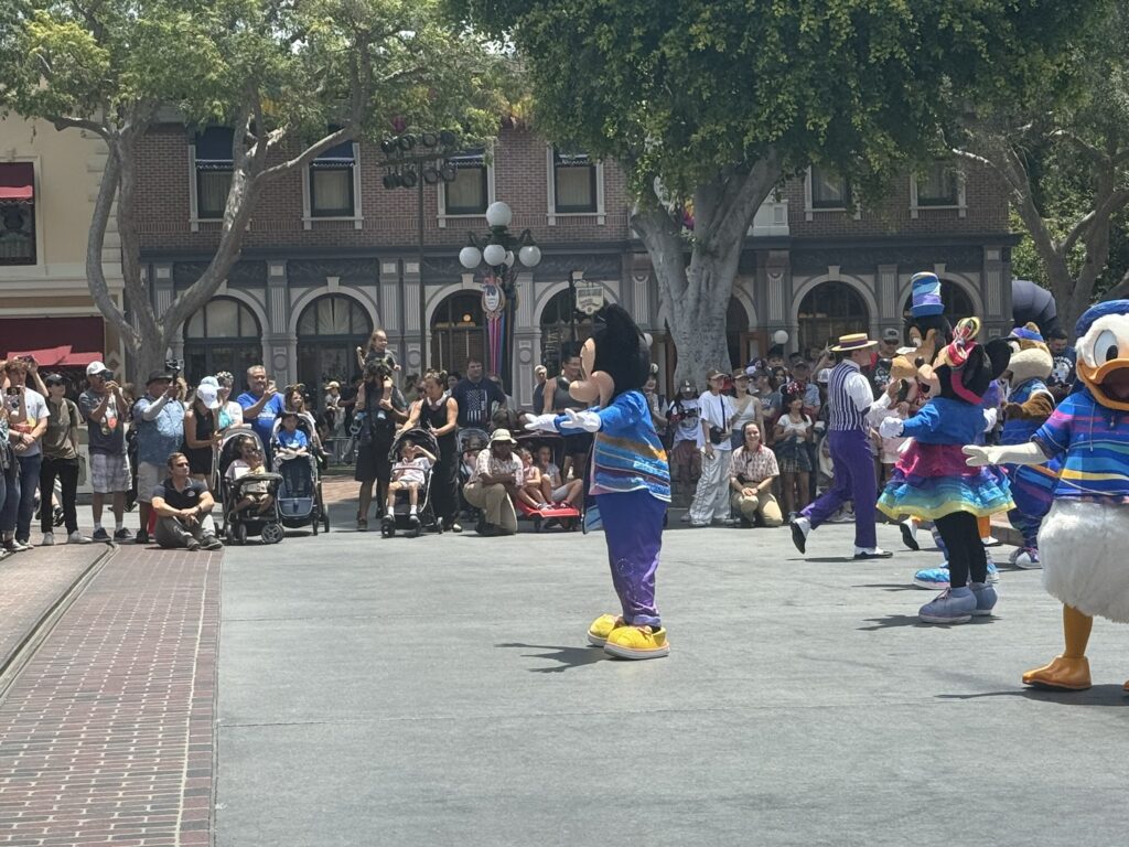 Best Dinseyland Parades - Mickey Mouse at Disneyland